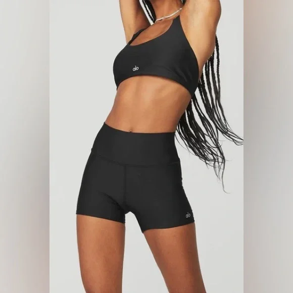 Alo Airlift Take Charge Bra // Black - Picture 2 of 9